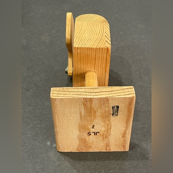 VINTAGE POSTAGE STAMP DISPENSER. Wooden. Mail Box shaped!! - Picture 3 of 9